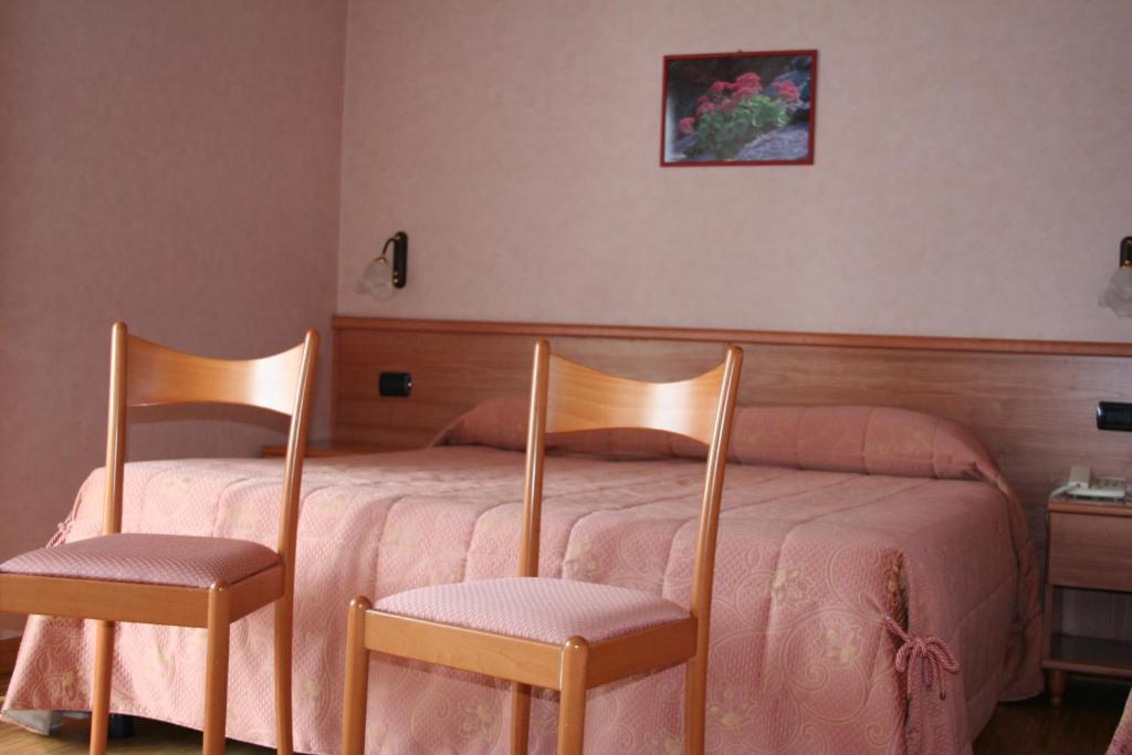 Hotel Migliorati Кастьоне-делла-Презолана Экстерьер фото