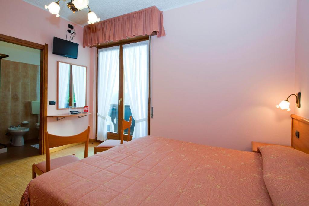 Hotel Migliorati Кастьоне-делла-Презолана Экстерьер фото